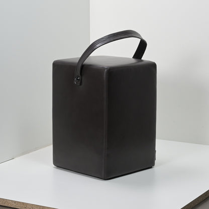 Hocker Linus Mocca Originalfoto, unbearbeitet