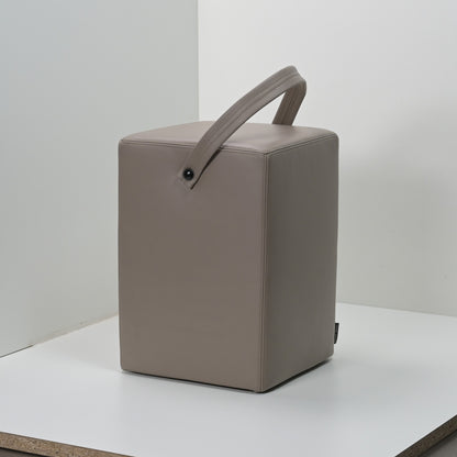 Hocker Linus Grau Originalfoto, unbearbeitet