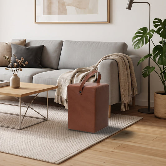 Hocker Linus Cognac im Wohnzimmer