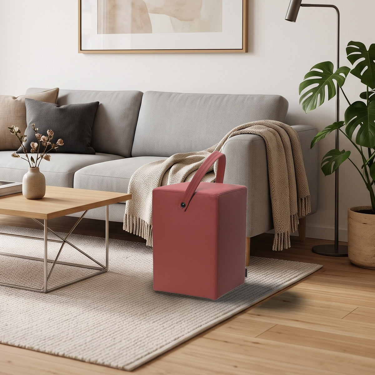 Hocker Linus Blass rot im Wohnzimmer