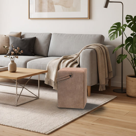 Hocker Linus Muskat im Wohnzimmer