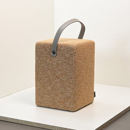 Hocker Linus Sand Originalfoto, unbearbeitet